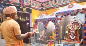 गोरखनाथ मंदिर के शक्तिपीठ में गोरक्षपीठाधीश्वर एवं मुख्यमंत्री योगी आदित्यनाथ ने की कलश स्थापना